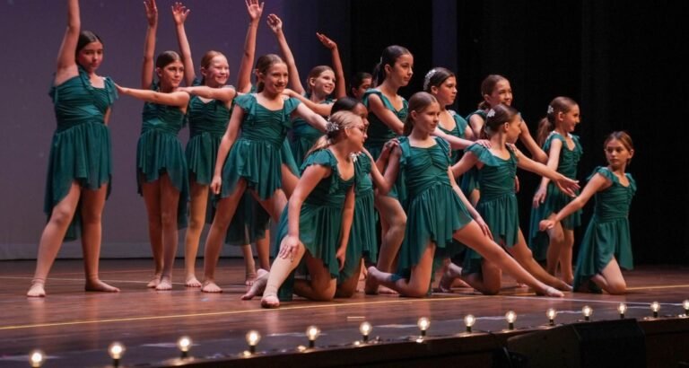 What Are Dance Team Classes?